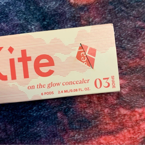 💜 Kite On the Glow Concealer Shade 03 - NWT - Picture 7 of 11
